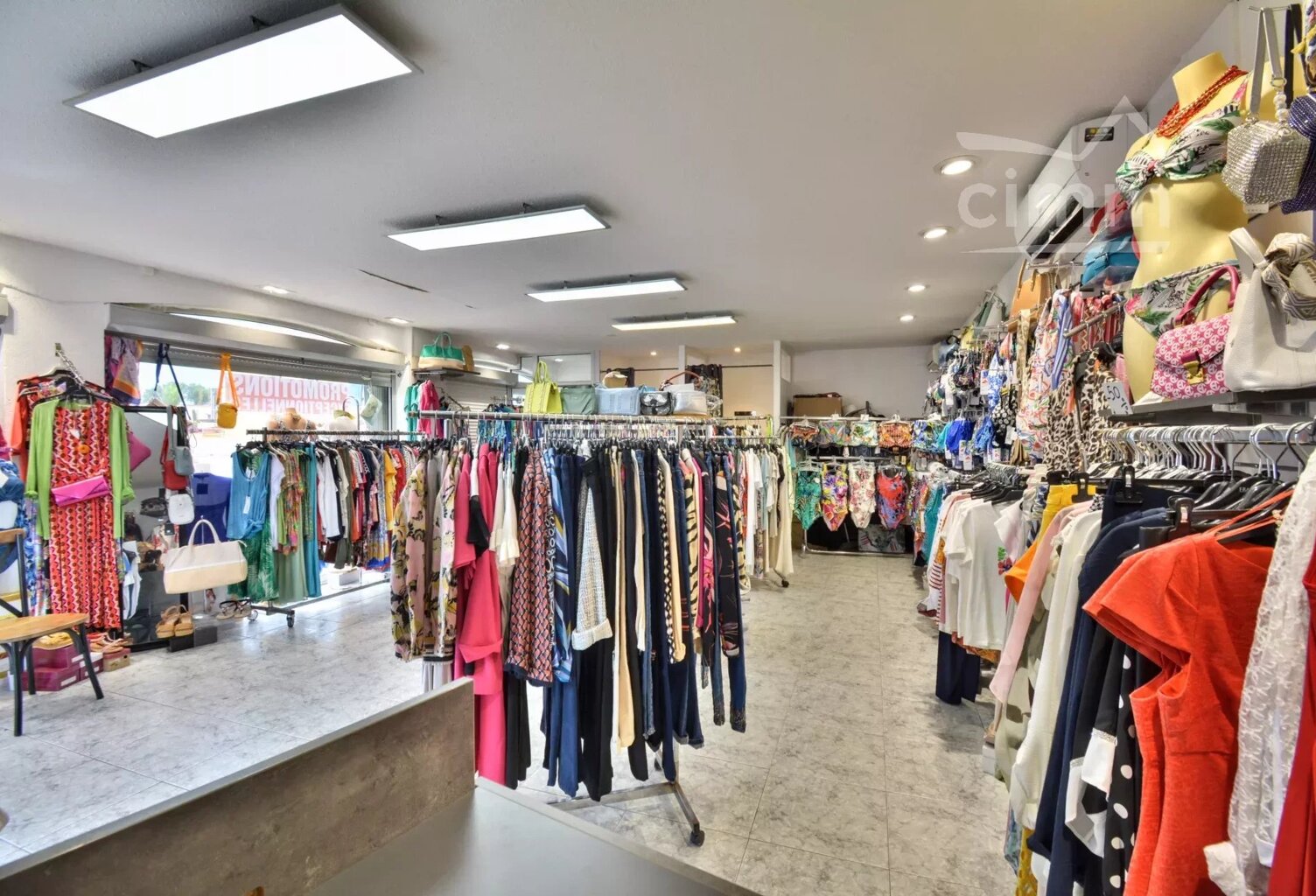 Fonds de commerce Prêt-à-porter — photo 1