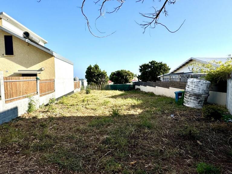 Parcelle de 359 m2 - La Plaine St Paul — photo 1