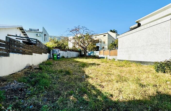 Parcelle de 359 m2 - La Plaine St Paul — photo 3