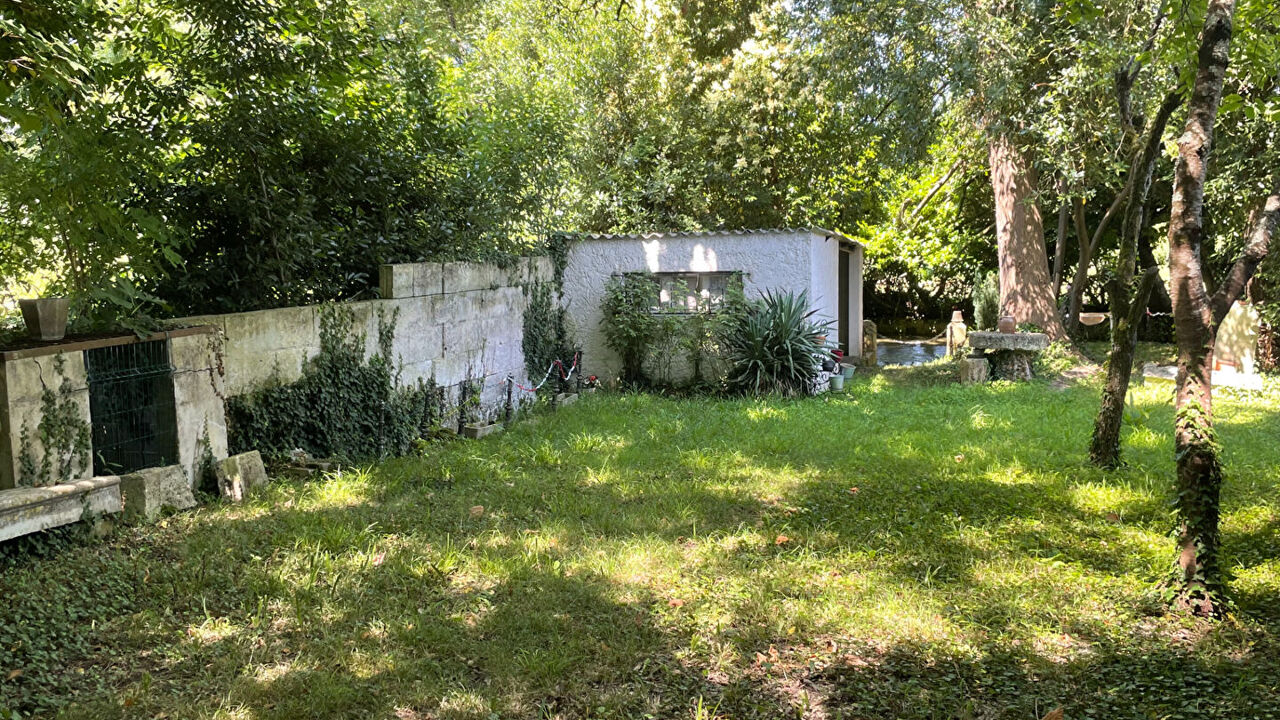 terrain  pièces 244 m2 à vendre à Ruelle-sur-Touvre (16600)