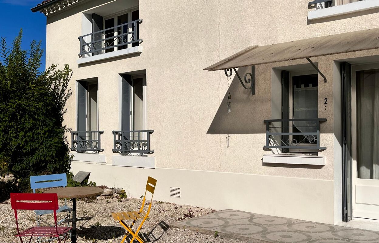 maison 4 pièces 146 m2 à vendre à Julienne (16200)