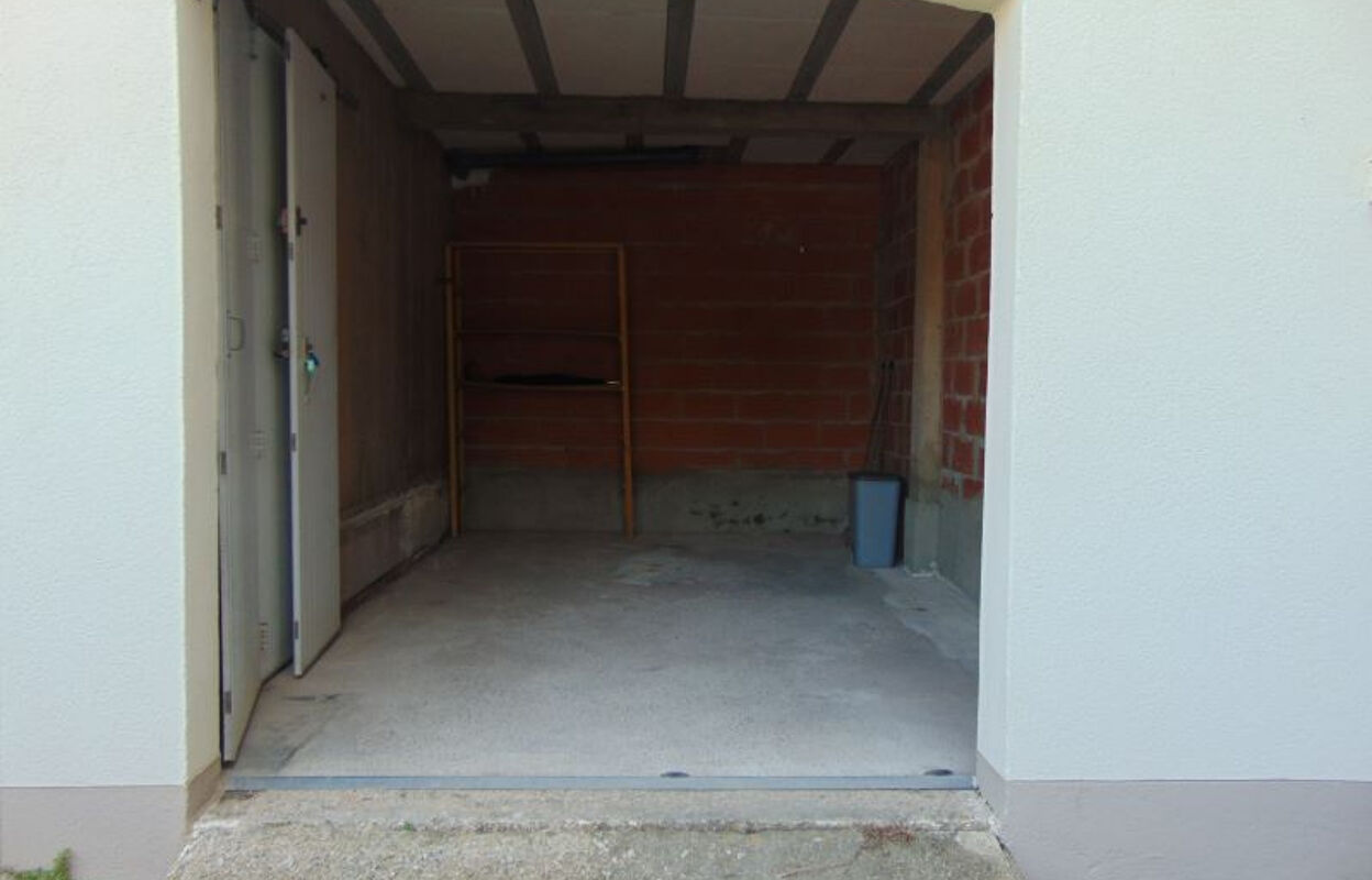 garage  pièces 16 m2 à louer à Agde (34300)