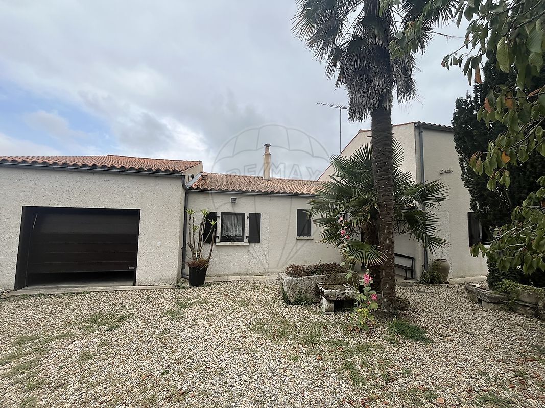 Villa / Maison 5 pièces  à vendre Saint-Sulpice-de-Royan 17200
