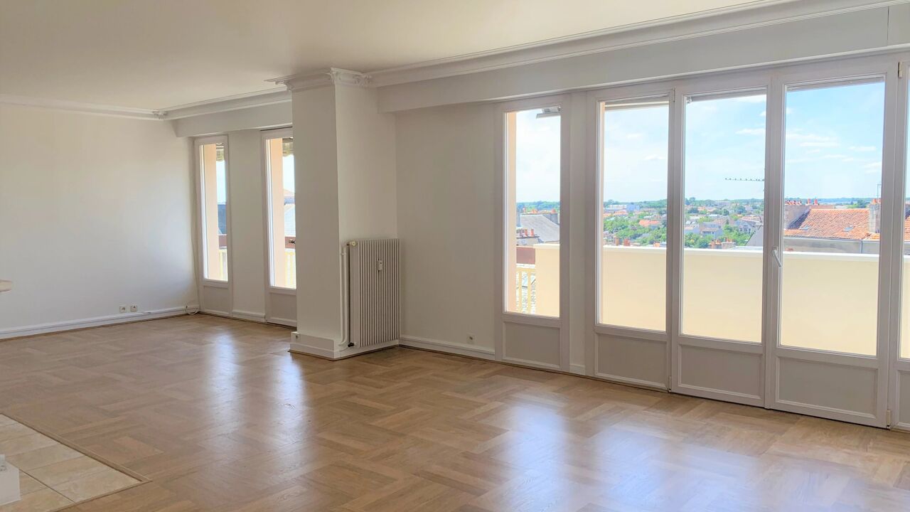 appartement 4 pièces 127 m2 à louer à Poitiers (86000)