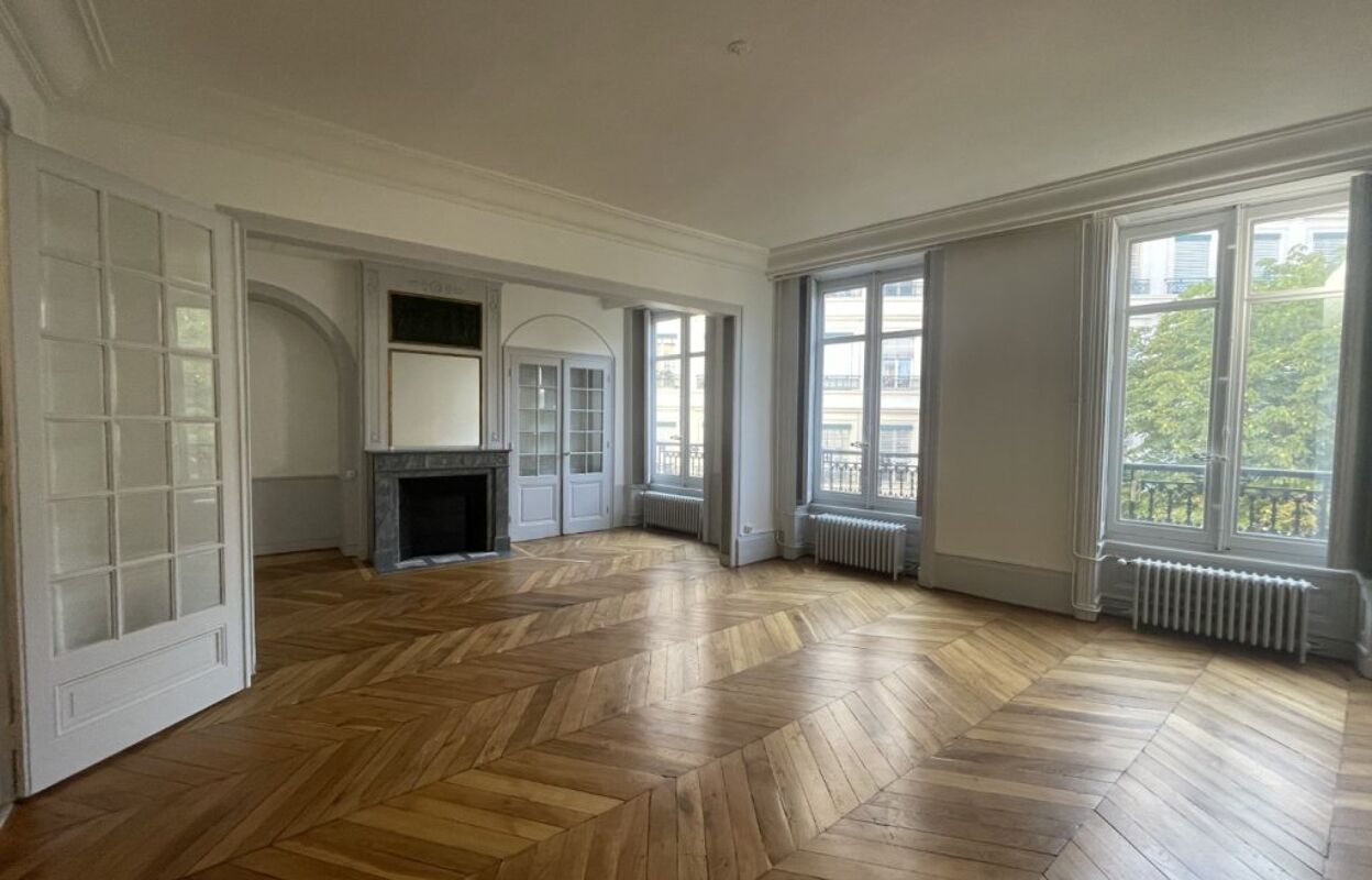 appartement 3 pièces 122 m2 à louer à Lyon 1 (69001)