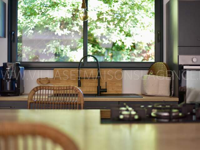 Jolie maison contemporaine de plain pied — photo du bien