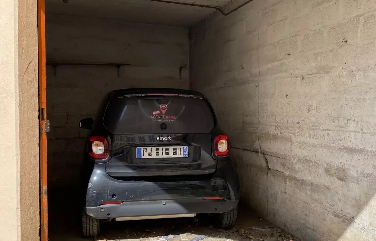 garage  pièces 15 m2 à louer à Lyon 4 (69004)