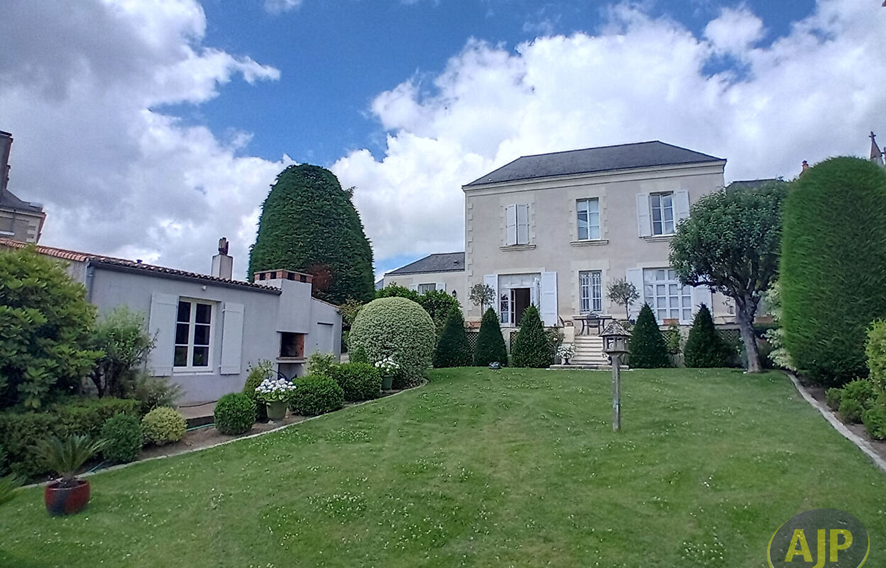 maison 7 pièces 198 m2 à vendre à Montaigu-Vendée (85600)