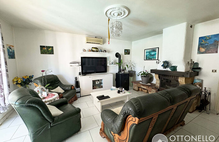 Villa Roquebrune-sur-Argens 6 pièces 135,13 m2 sur 607 m2 de terrain avec piscine et dépendances — photo 2