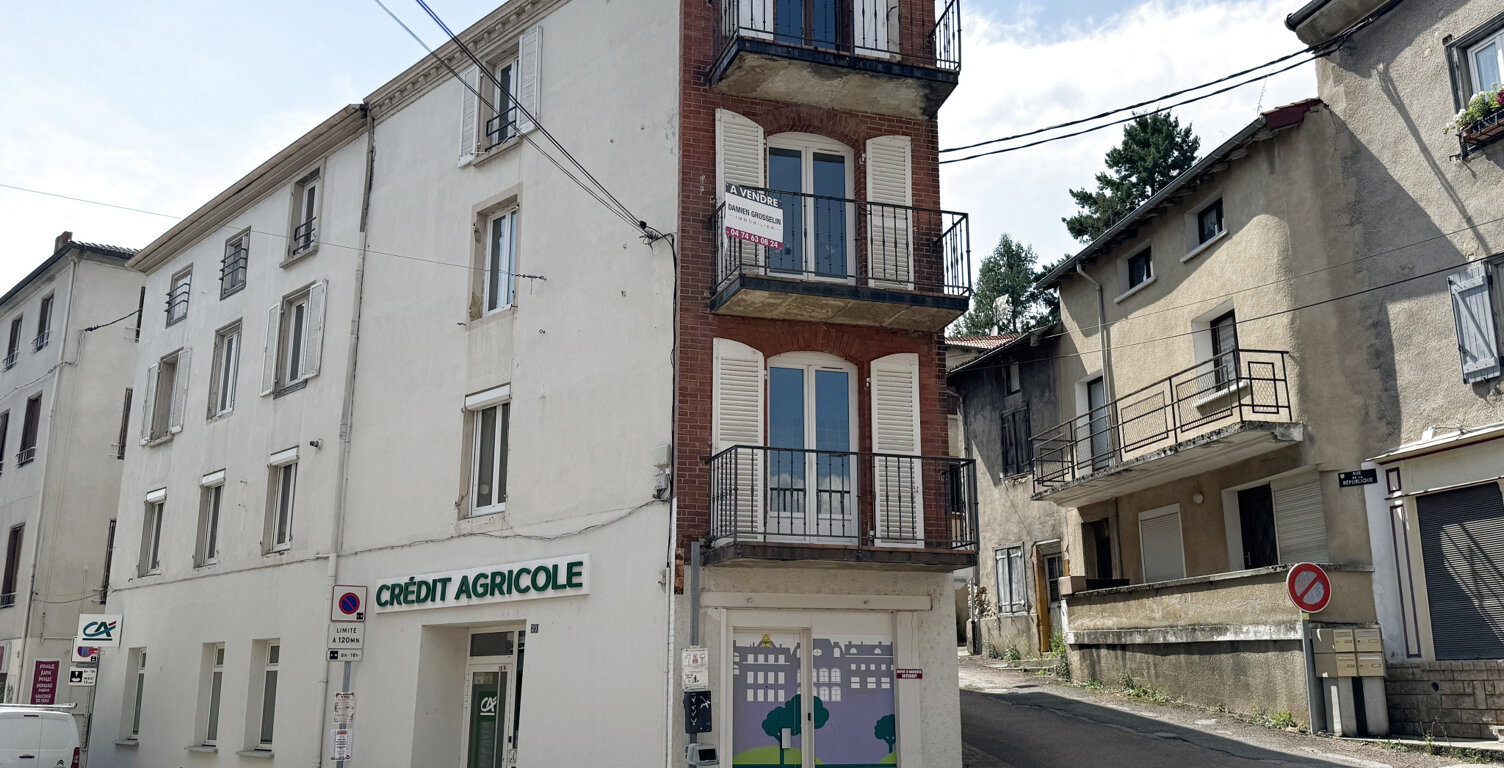 Immeuble de 4 logements et 1 local commercial — photo 1