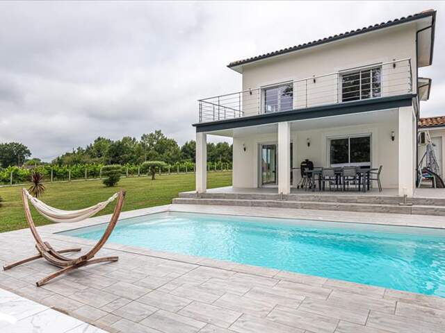 Contemporaine de 6 pièces principales — photo du bien