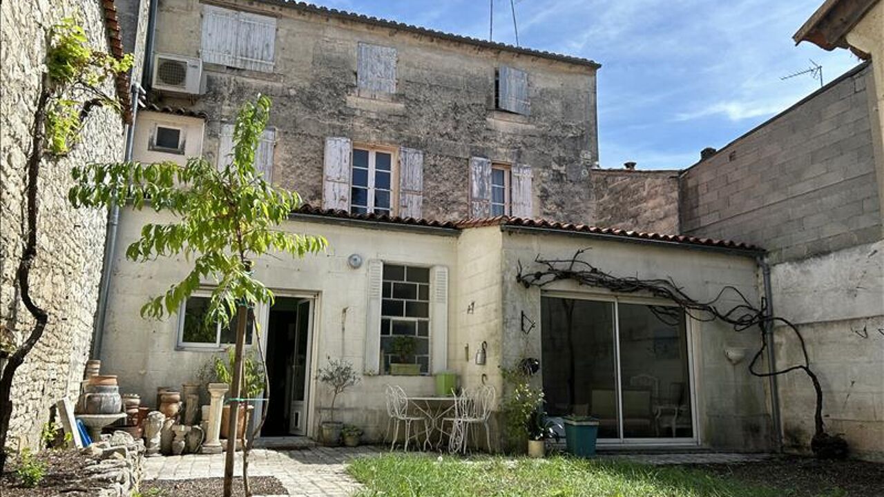 maison 7 pièces 234 m2 à vendre à Jarnac (16200)