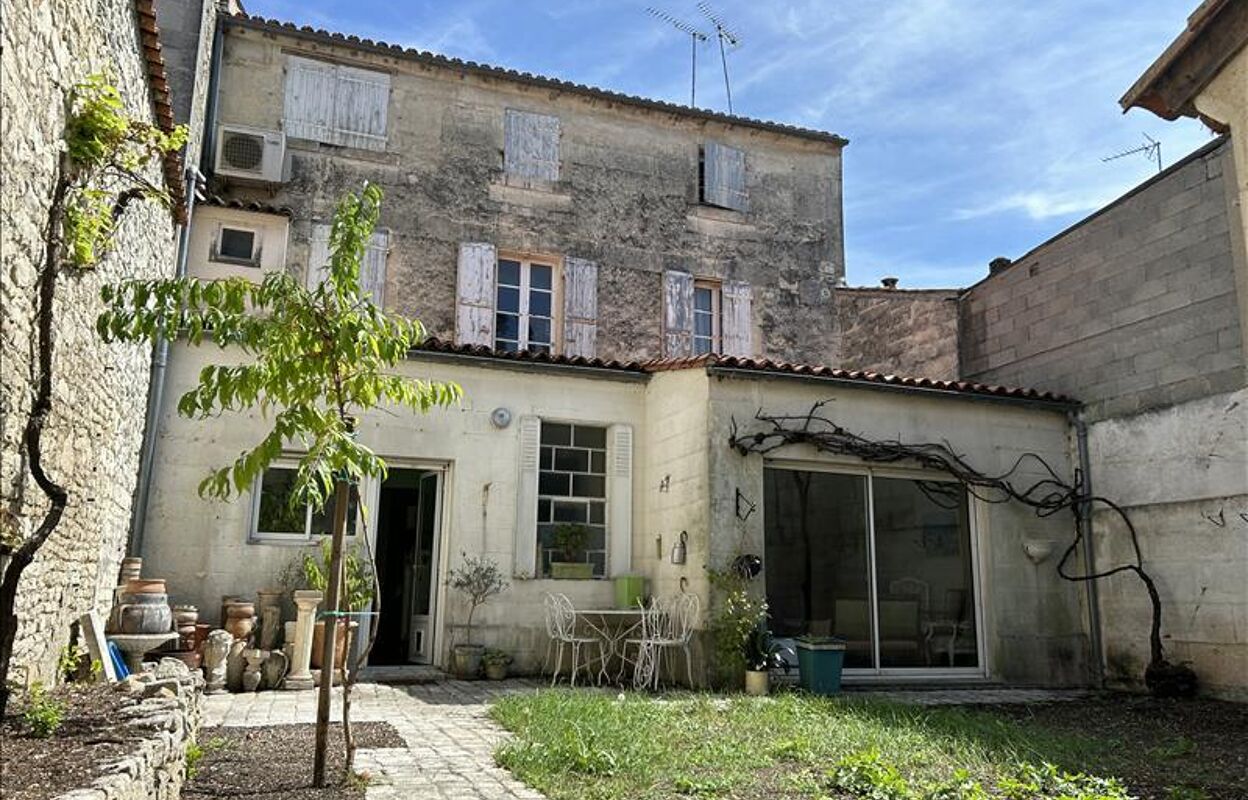 maison 7 pièces 234 m2 à vendre à Jarnac (16200)