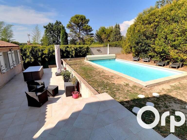 Maison 6 pièces de 166 m², jardin avec piscine — photo 1