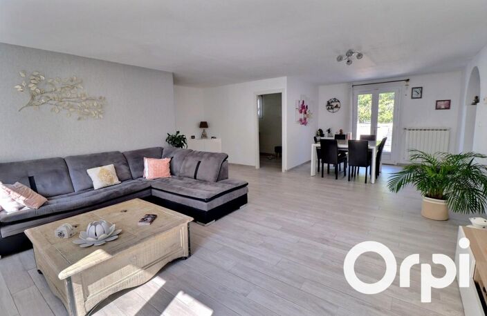 Maison 6 pièces de 166 m², jardin avec piscine — photo 2