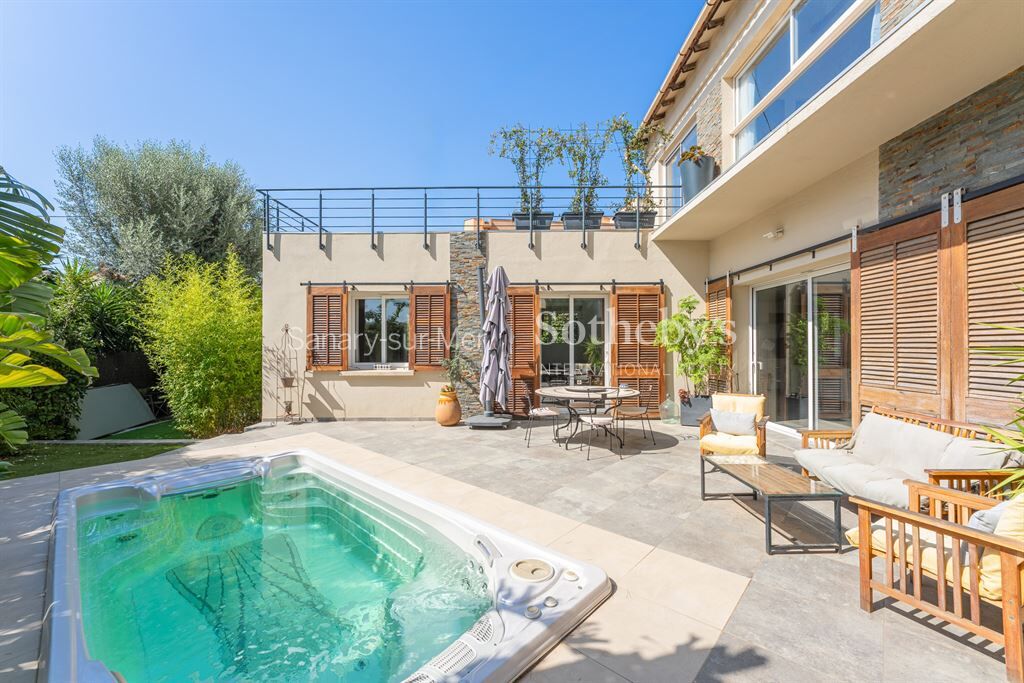 Sanary-sur-Mer Maison 6 pièces 194 m²