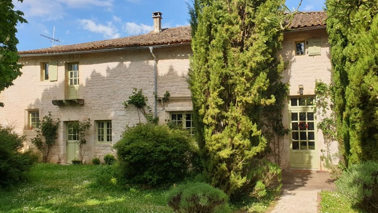 maison 13 pièces 450 m2 à vendre à Celles-sur-Belle (79370)