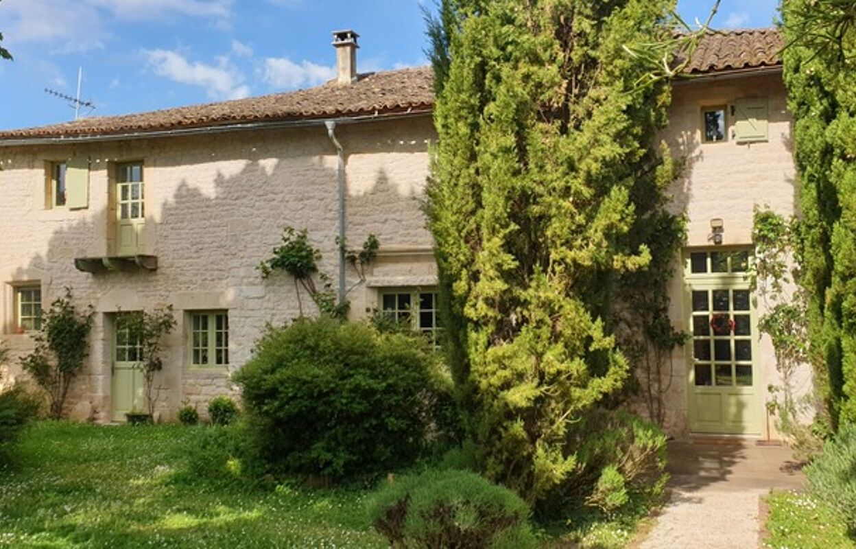 maison 13 pièces 450 m2 à vendre à Celles-sur-Belle (79370)