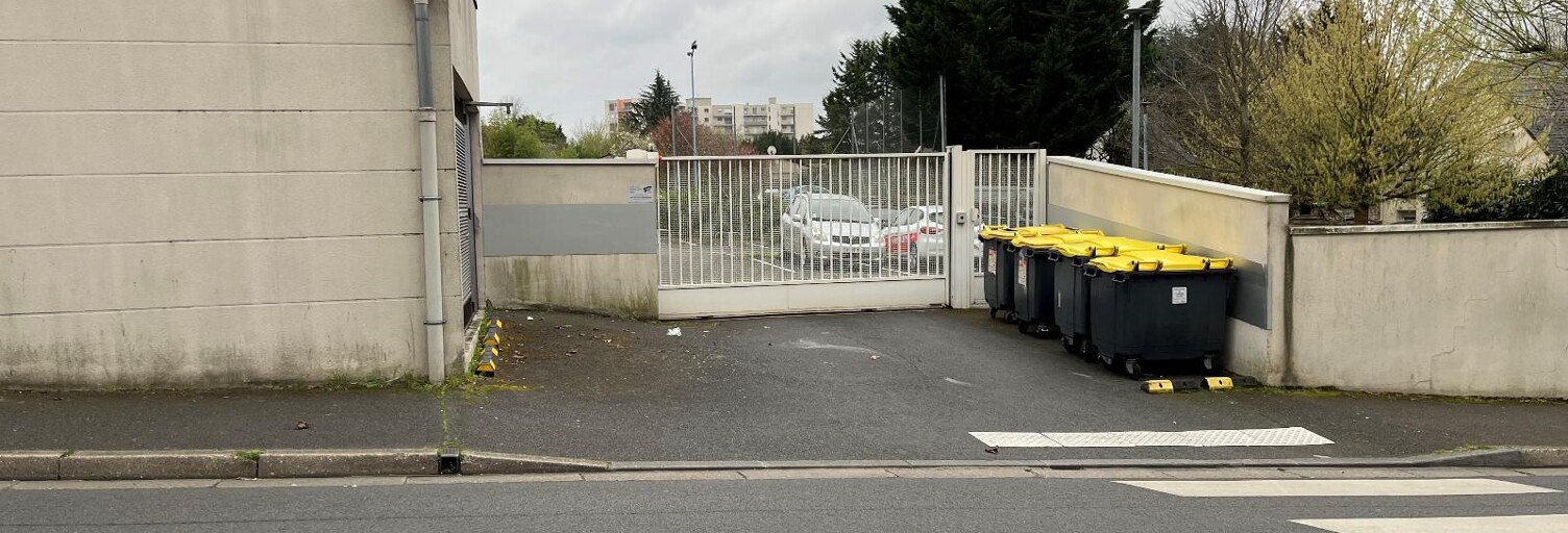Garage   m² à louer à Joué-lès-Tours (37300)