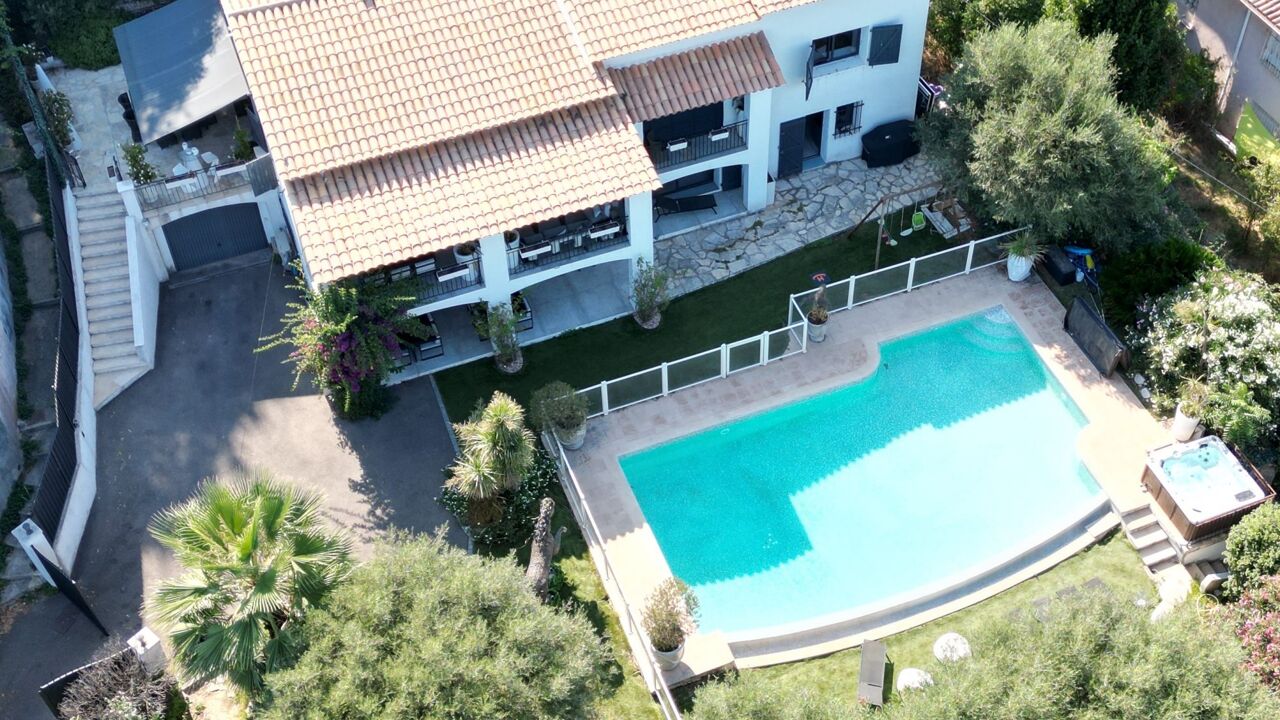 maison 8 pièces 241 m2 à vendre à Antibes (06600)