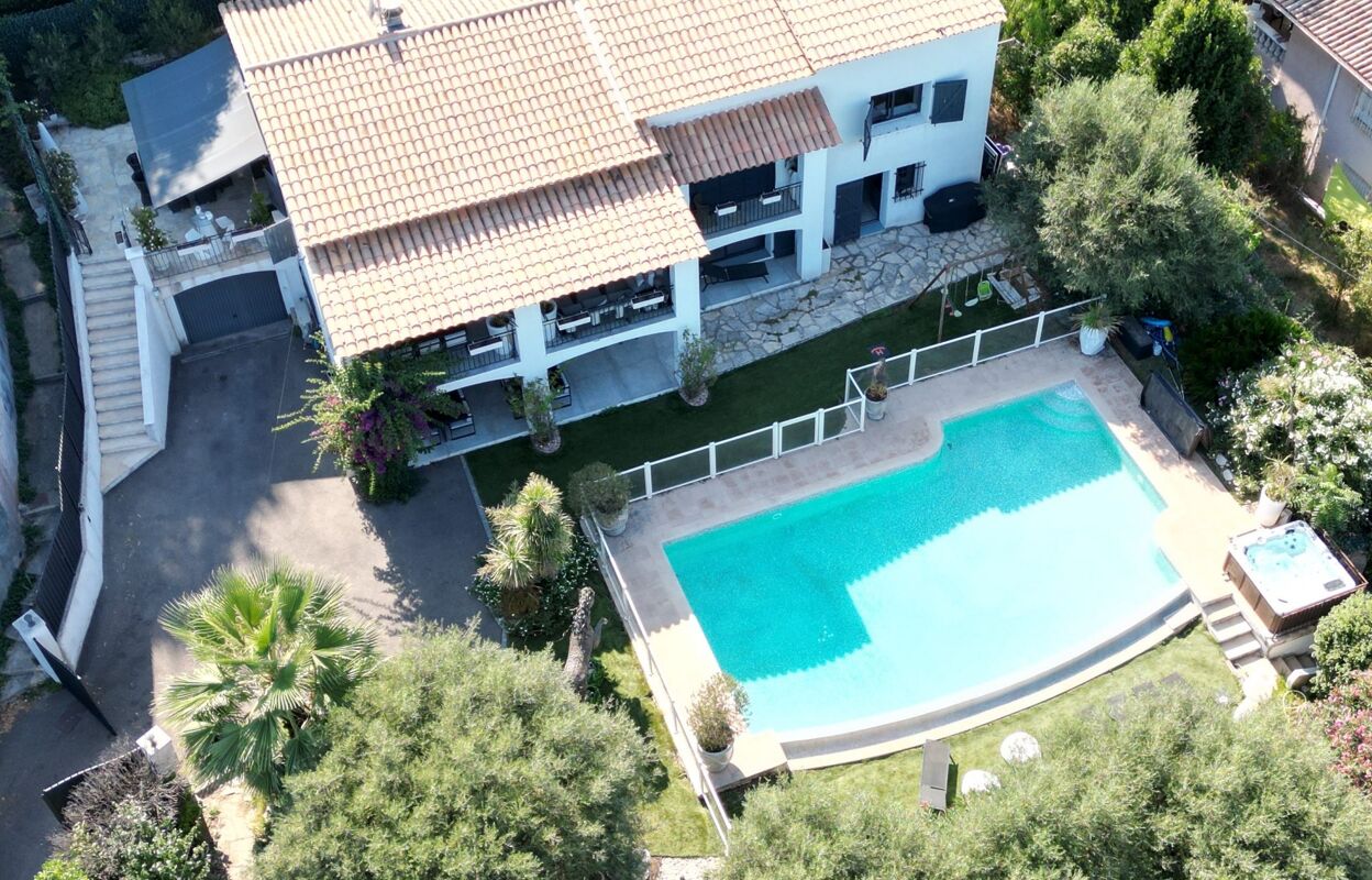 maison 8 pièces 241 m2 à vendre à Antibes (06600)