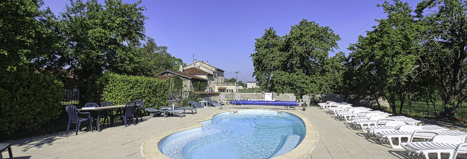 Maison 40 Pièces 756 m² à vendre à Vinax (17510)