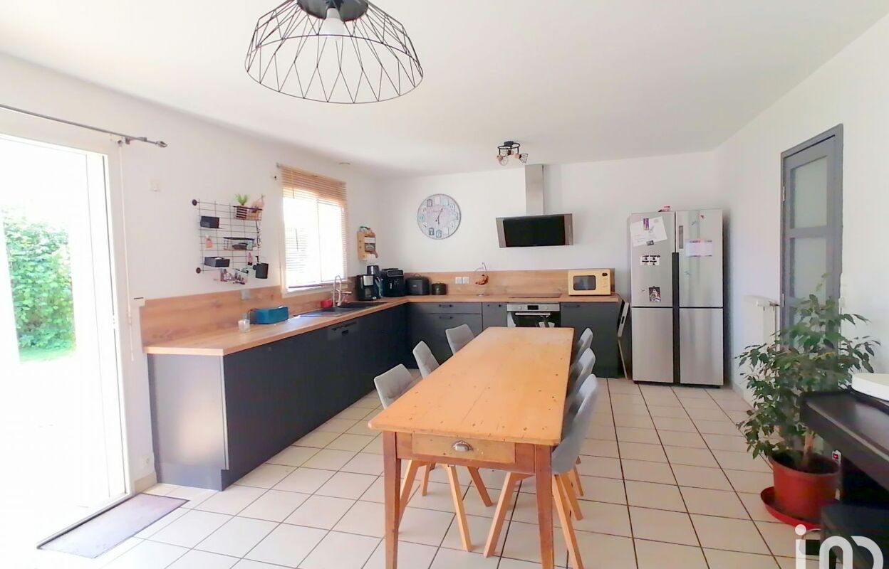 maison 4 pièces 118 m2 à vendre à Challans (85300)