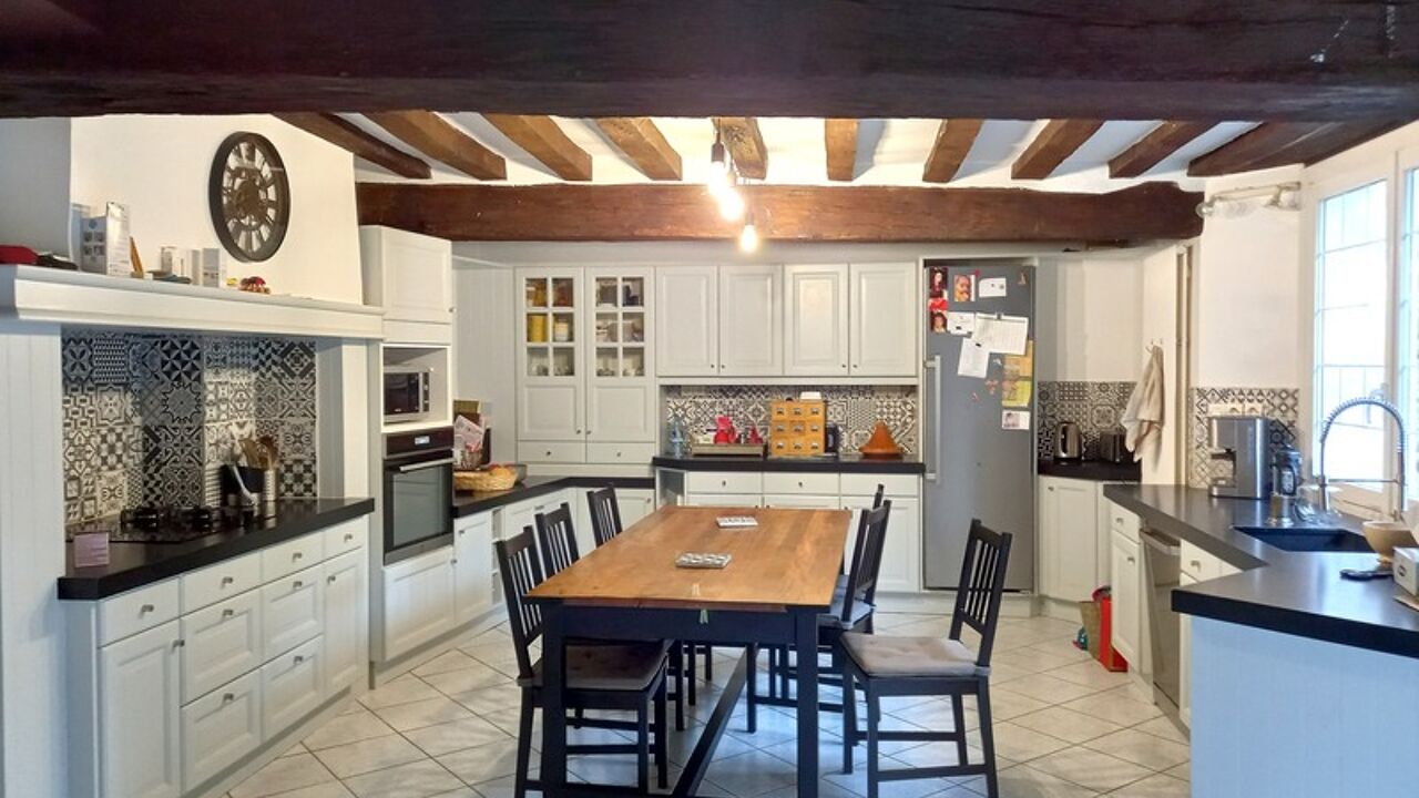 maison 10 pièces 240 m2 à vendre à Laval (53000)