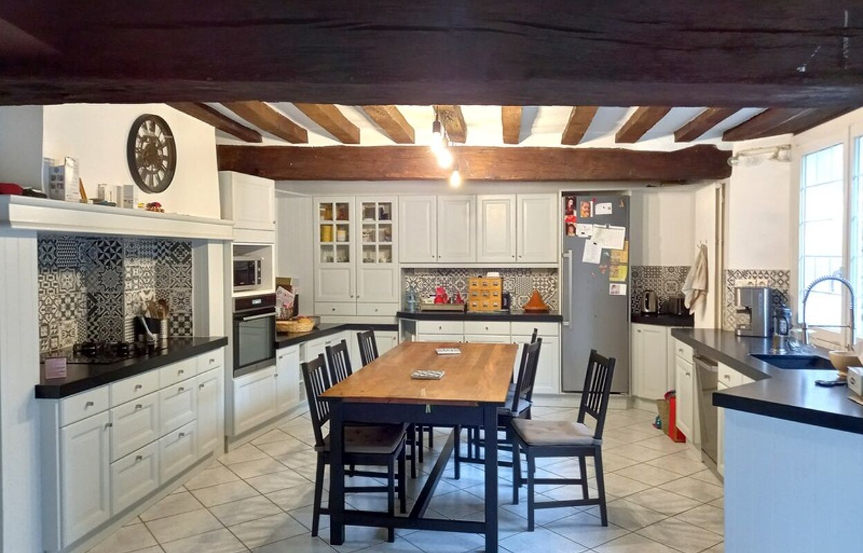 maison 10 pièces 240 m2 à vendre à Laval (53000)