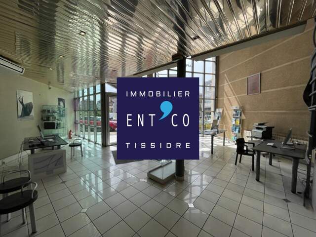 Immeuble commercial d'exception - Emplacement stratégique à Ag — photo du bien