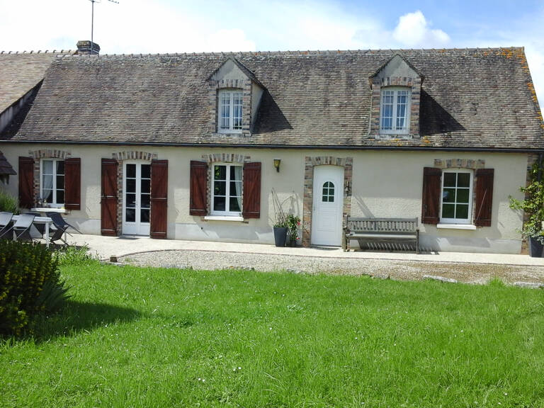 Propriété comprenant 2 logements à 10 minutes de SENS, — photo 1