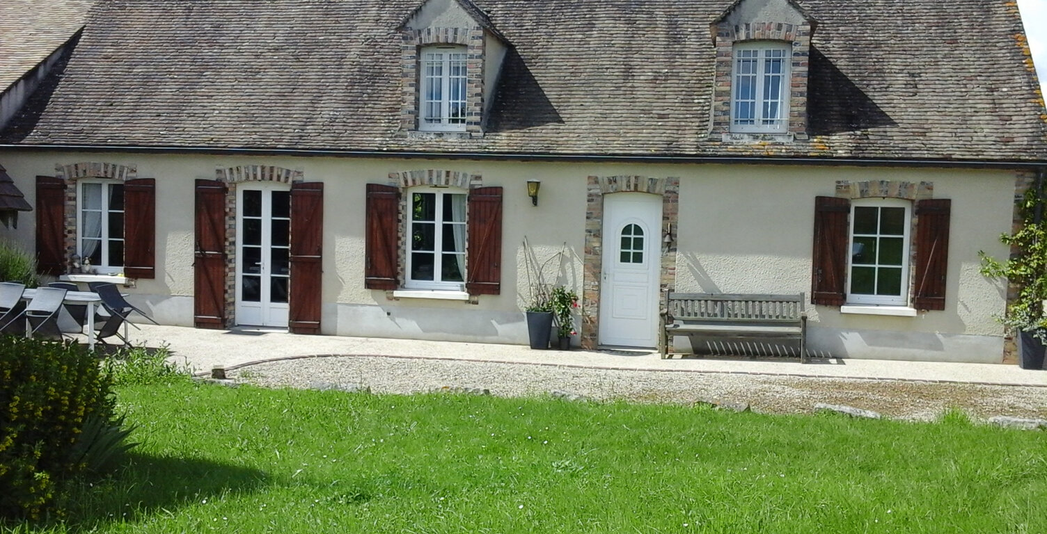 Propriété comprenant 2 logements à 10 minutes de SENS, — photo 1