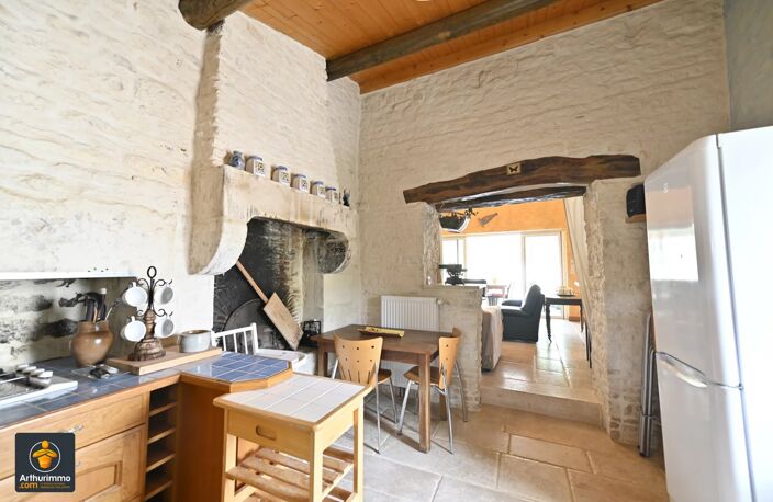 Charmante Maison 225 m² à FRONTENAY-ROHAN-ROHAN — photo 2