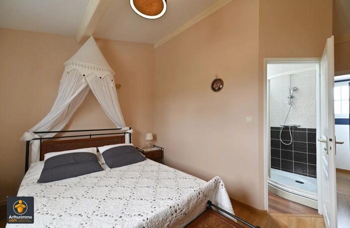 Charmante Maison 225 m² à FRONTENAY-ROHAN-ROHAN — photo 5