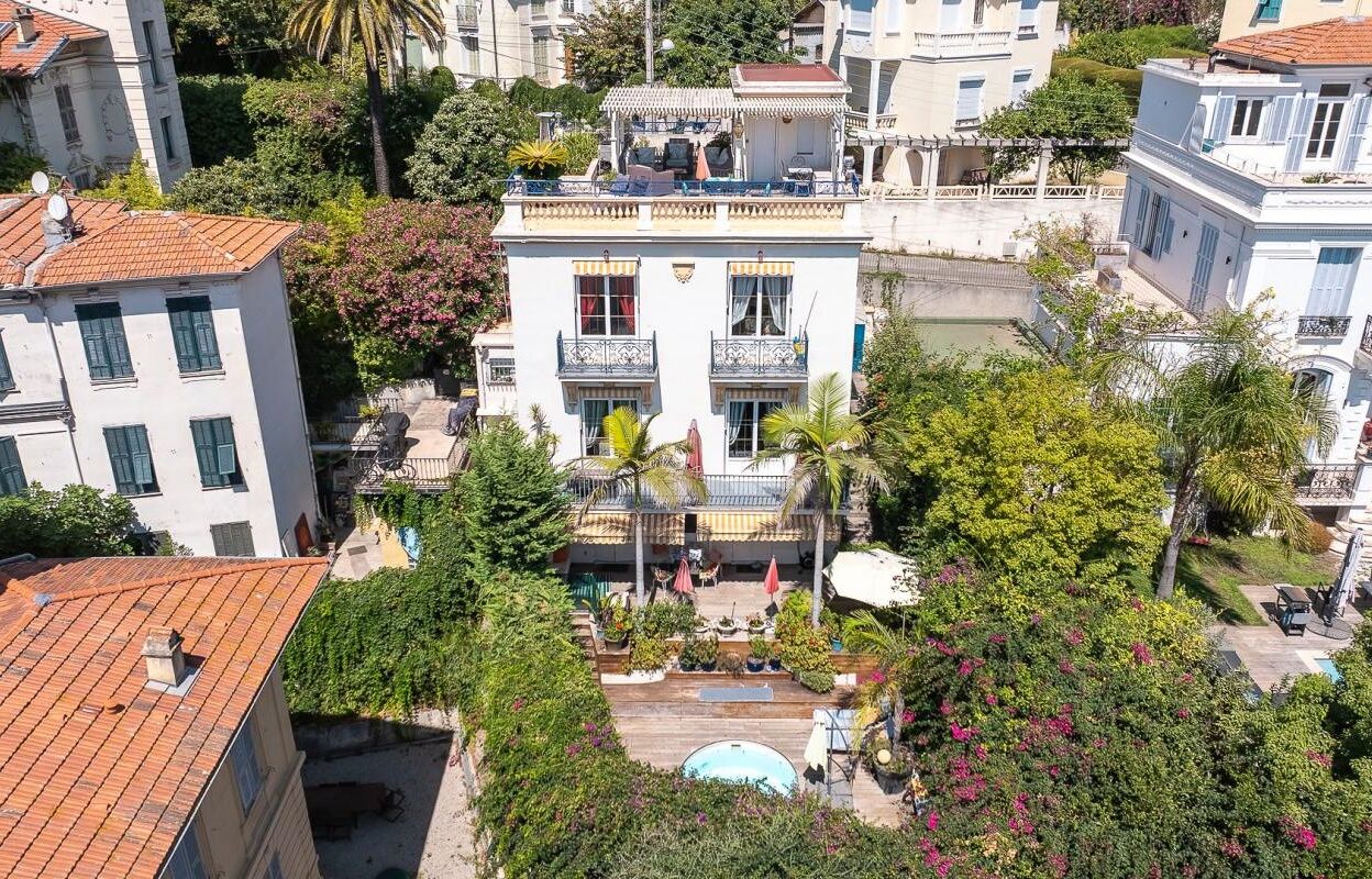 maison 6 pièces 222 m2 à vendre à Nice (06000)