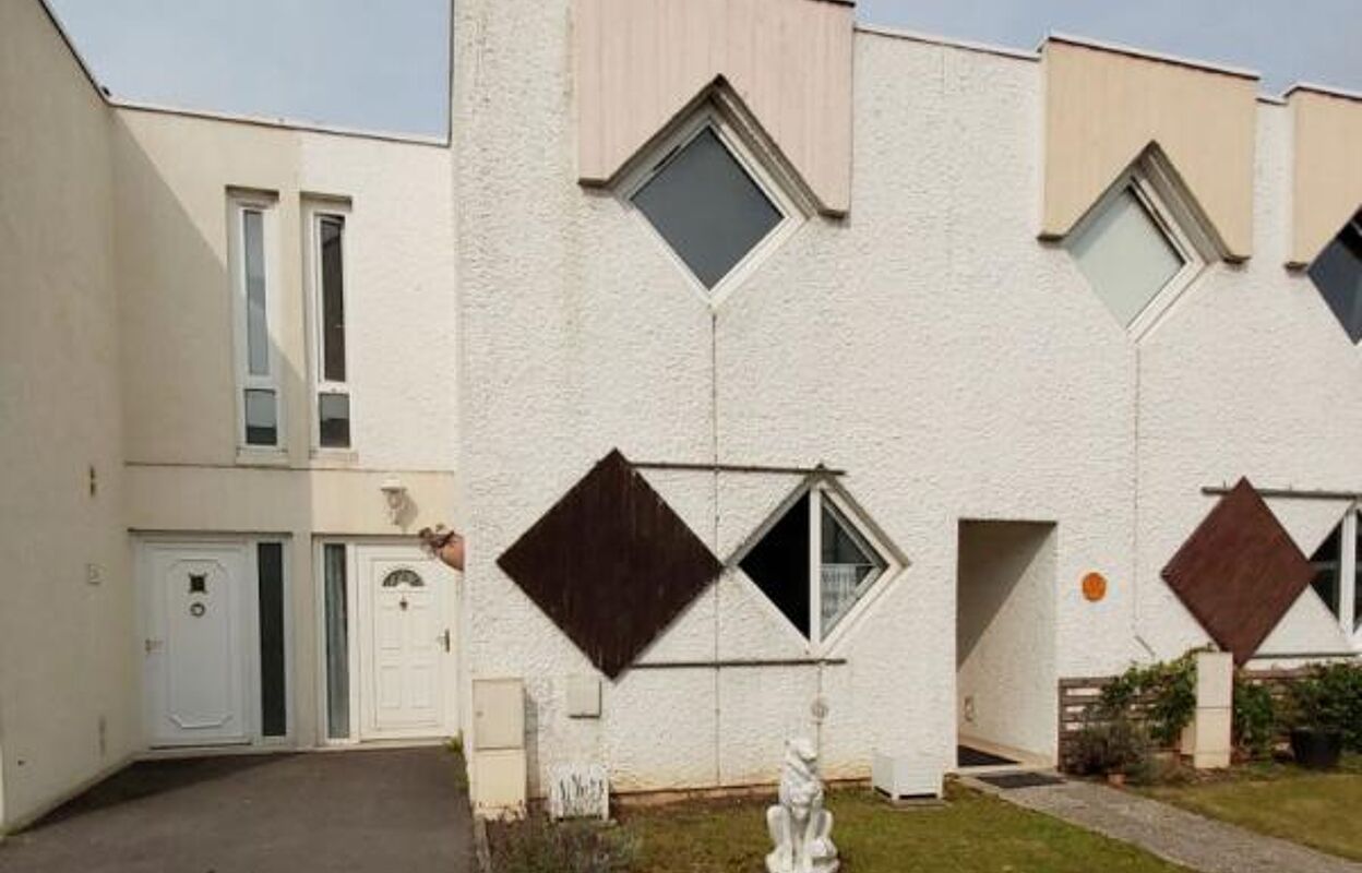 maison 4 pièces 89 m2 à vendre à Élancourt (78990)