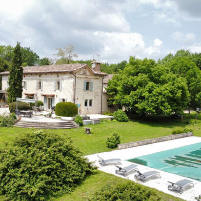 Maison 9 pièces 1300000 €