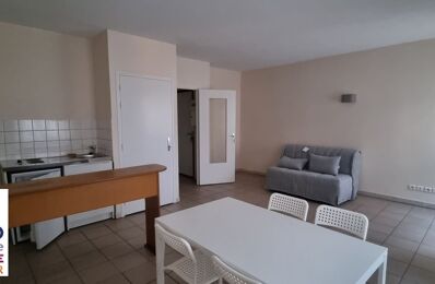 location appartement 415 € CC /mois à proximité de Saint-Jean-le-Centenier (07580)