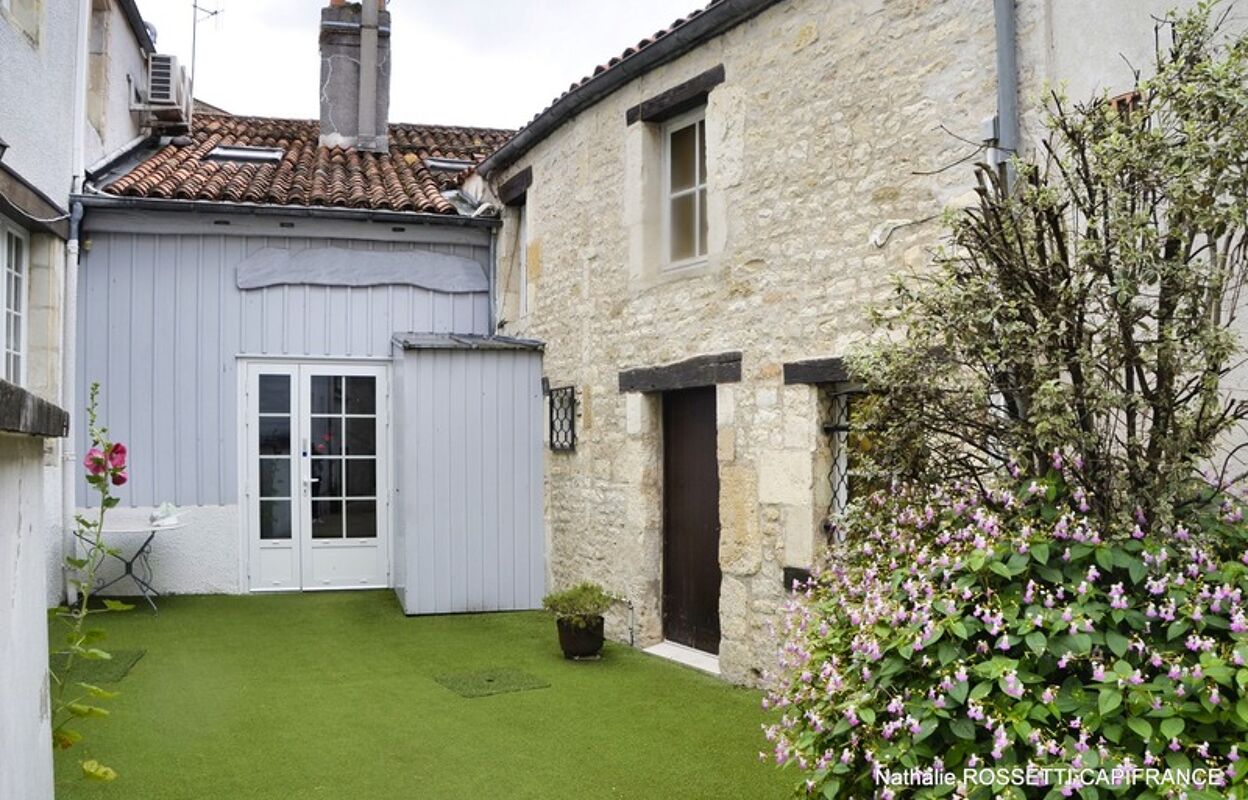 maison 5 pièces 148 m2 à vendre à Surgères (17700)