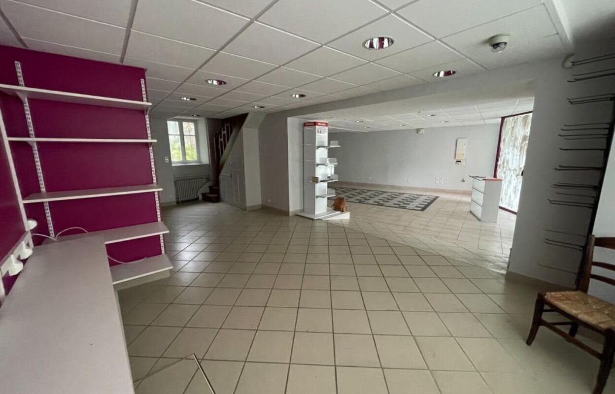 commerce 10 pièces 210 m2 à vendre à Pontaumur (63380)