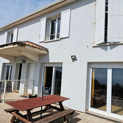 Maison 7 pièces 240 m²