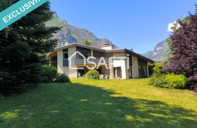 maison 9 pièces 205 m2 à vendre à Saint-Jean-de-Maurienne (73300)