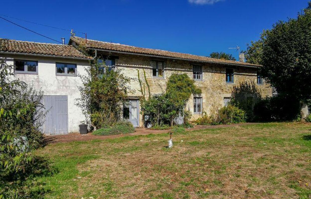 maison 7 pièces 150 m2 à vendre à Sauzé-Vaussais (79190)