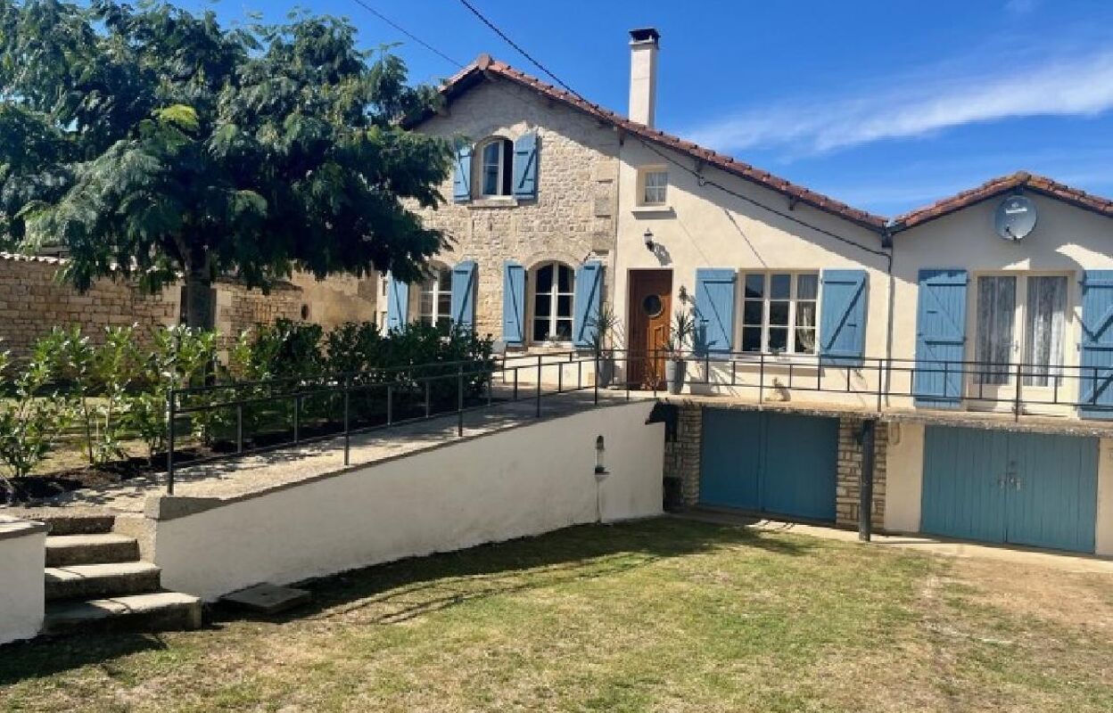 maison 6 pièces 135 m2 à vendre à Chef-Boutonne (79110)