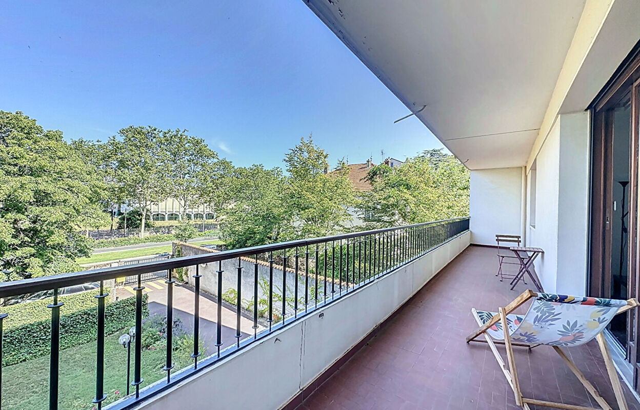 appartement 6 pièces 127 m2 à vendre à Bron (69500)