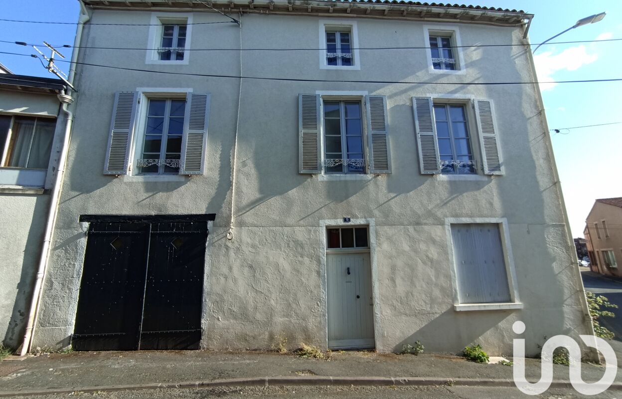 maison 4 pièces 145 m2 à vendre à Parthenay (79200)