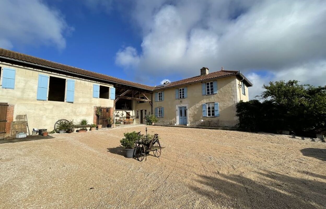 maison 7 pièces 205 m2 à vendre à Mont-de-Marrast (32170)