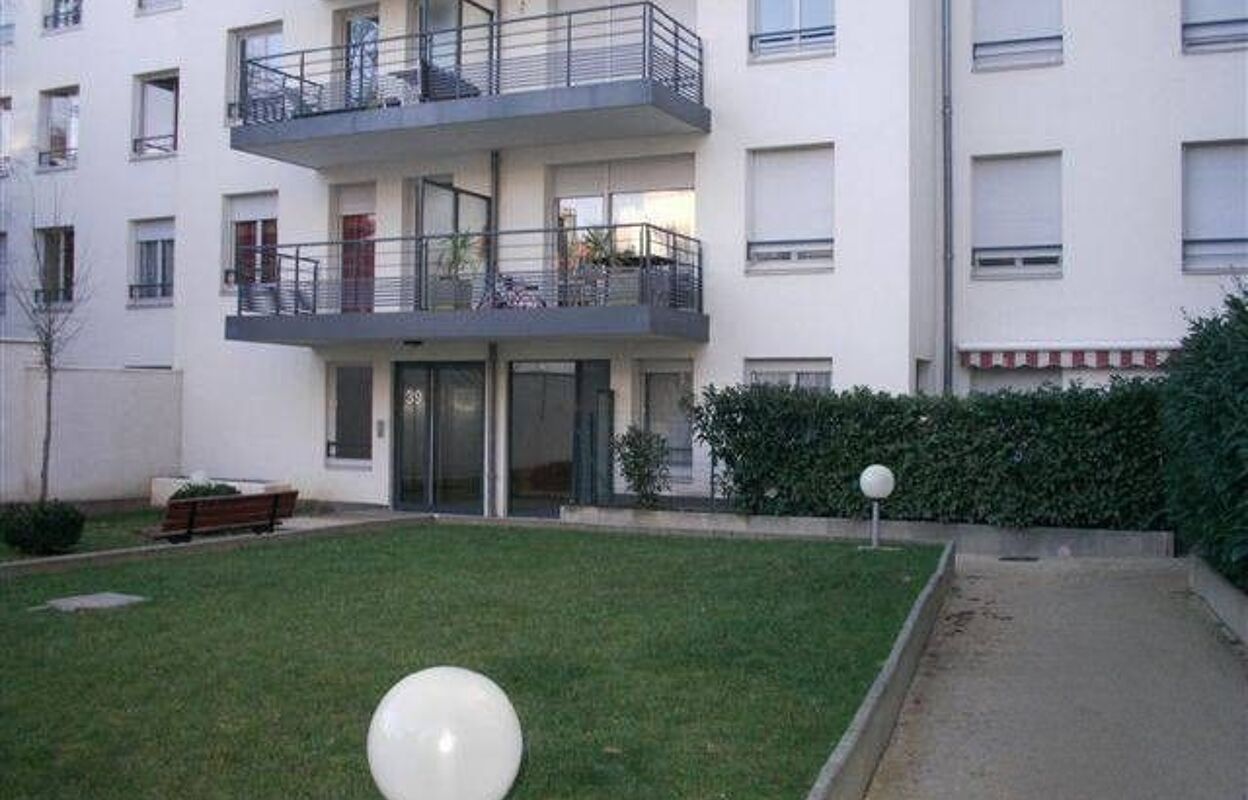 appartement 3 pièces 55 m2 à louer à Villeurbanne (69100)