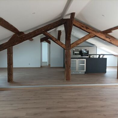 Appartement 5 pièces 1360 €