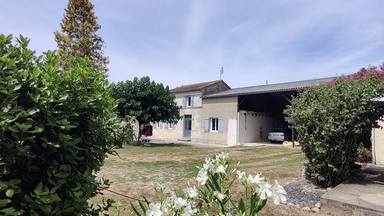 maison 8 pièces 179 m2 à vendre à Saint-Césaire (17770)